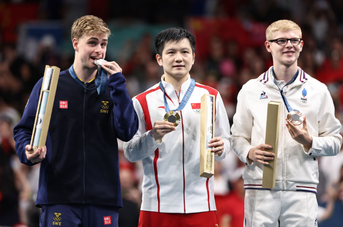 开云体育在线-英格兰队轻取德国队，樊振东惊艳四座