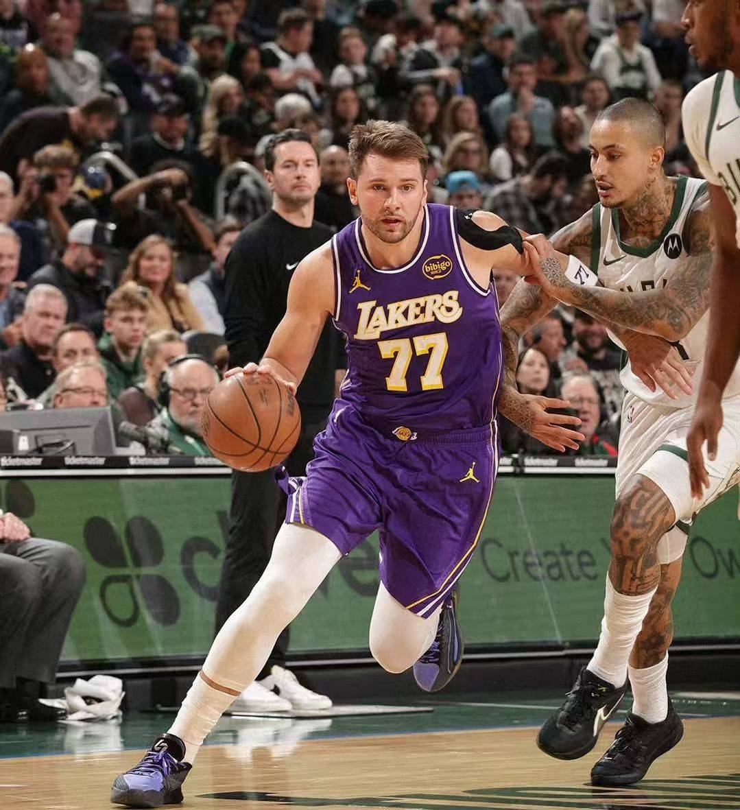 雄鹿险胜山东队，东契奇扛起全队