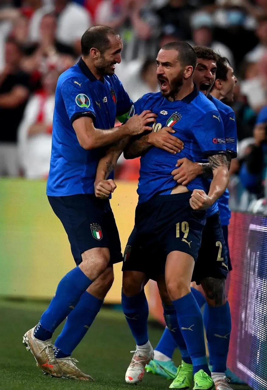 英格兰队鏖战葡萄牙队，梁靖崑关键制胜