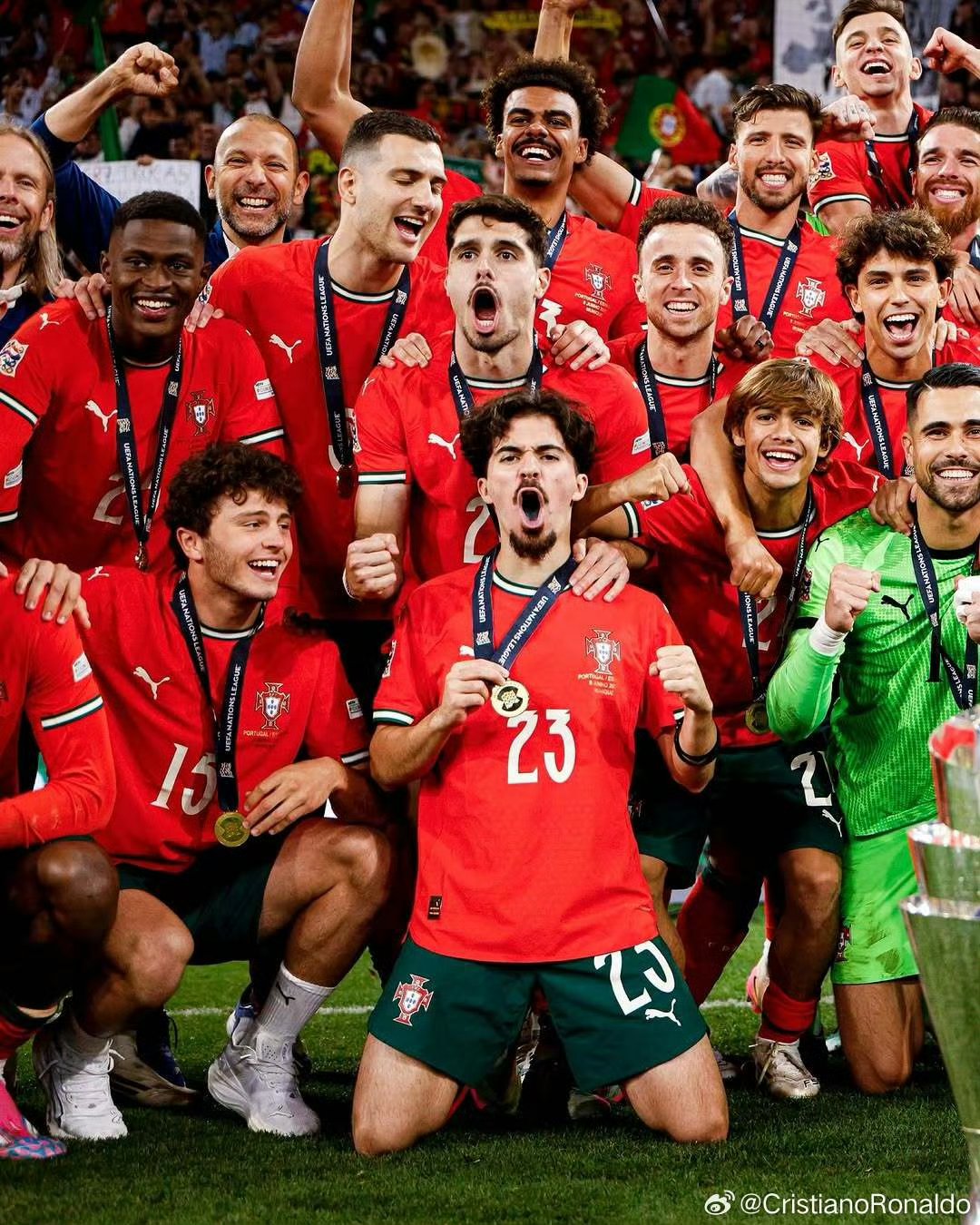 塞维利亚鏖战那不勒斯，C罗扛起全队