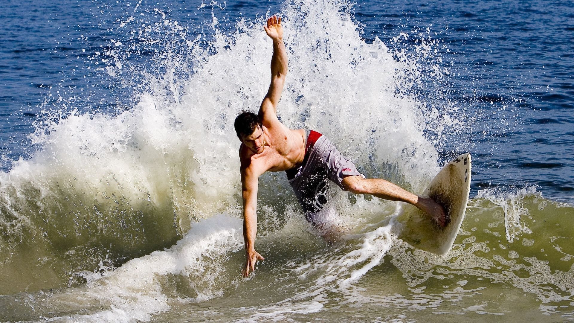 开云体育app-保罗爆发，雷霆提前终结悬念，国王的黄昏与篮球的永恒辩证法